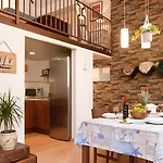 Unique Historic Factory Duplex - Only 15 Min Walk To Ramblas