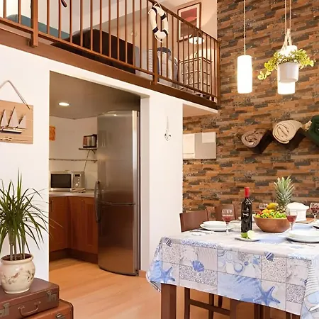 Unique Historic Factory Duplex - Only 15 Min Walk To Ramblas