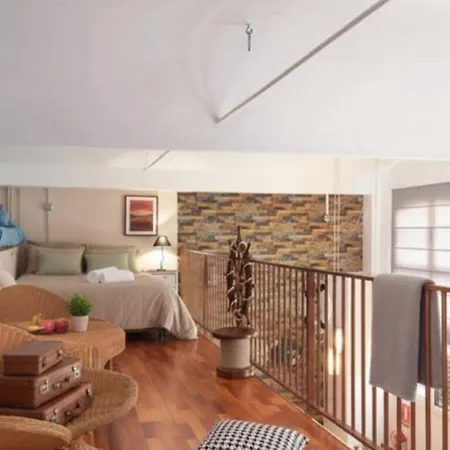 Unique Historic Factory Duplex - Only 15 Min Walk To Ramblas Barcelona