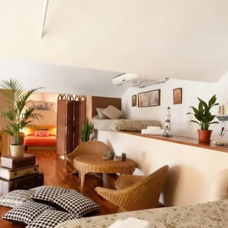 Unique Historic Factory Duplex - Only 15 Min Walk To Ramblas