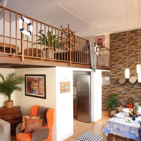 Unique Historic Factory Duplex - Only 15 Min Walk To Ramblas Lejlighed