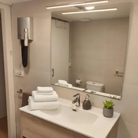 Unique Historic Factory Duplex - Only 15 Min Walk To Ramblas *